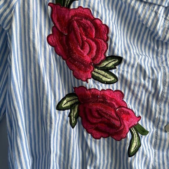 JAPNA Striped Off Shoulder Blouse Embroidered Flowers Blue White S - Picture 3 of 7